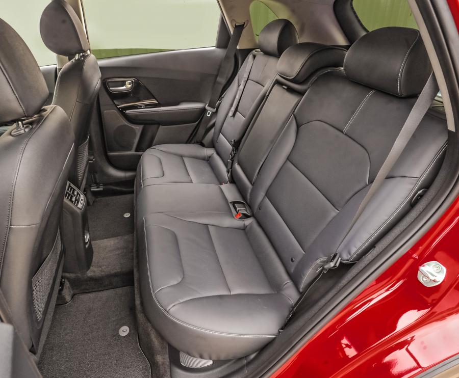 Интерьер Kia Niro (DE) 2016 года  (NA) (фото 3 из 47)